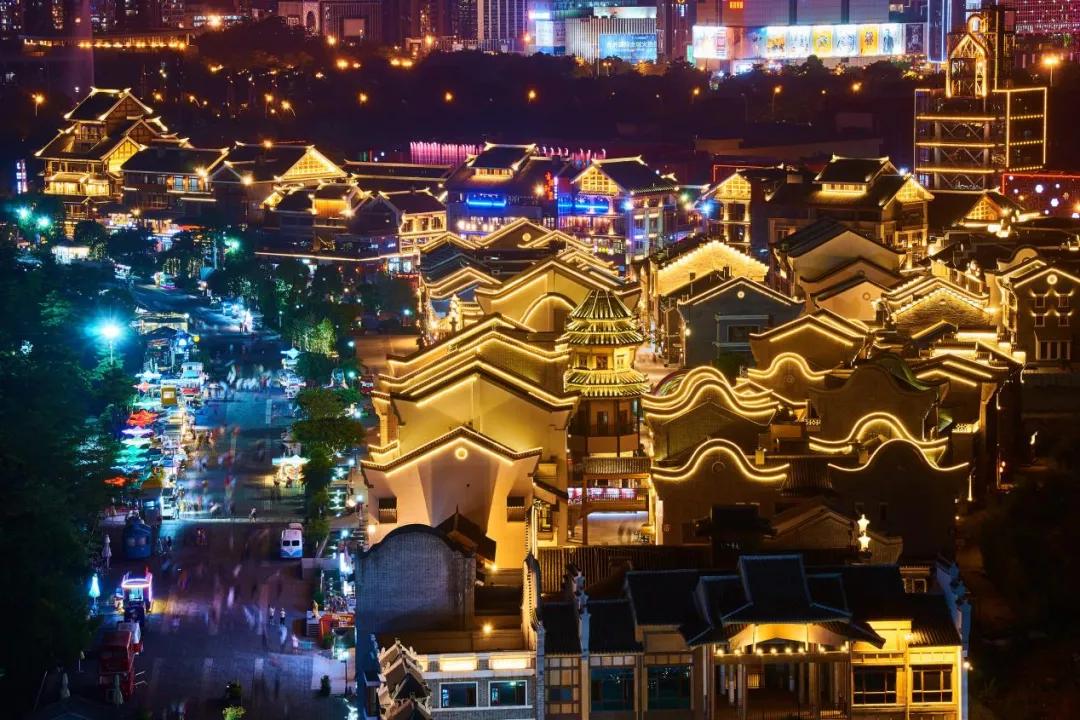 因为一条街爱上一座城,因为一条路爱上一座城市