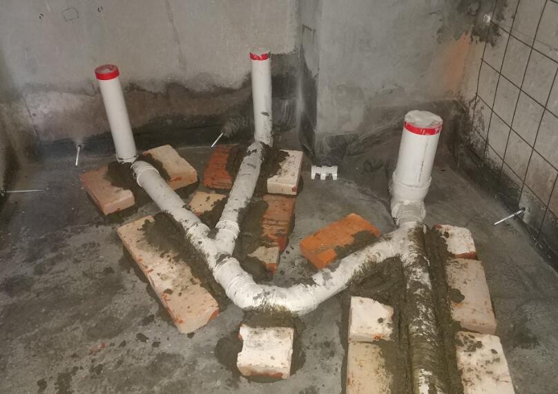 下沉卫生间为什么会出现返臭,下沉式卫生间水下不去