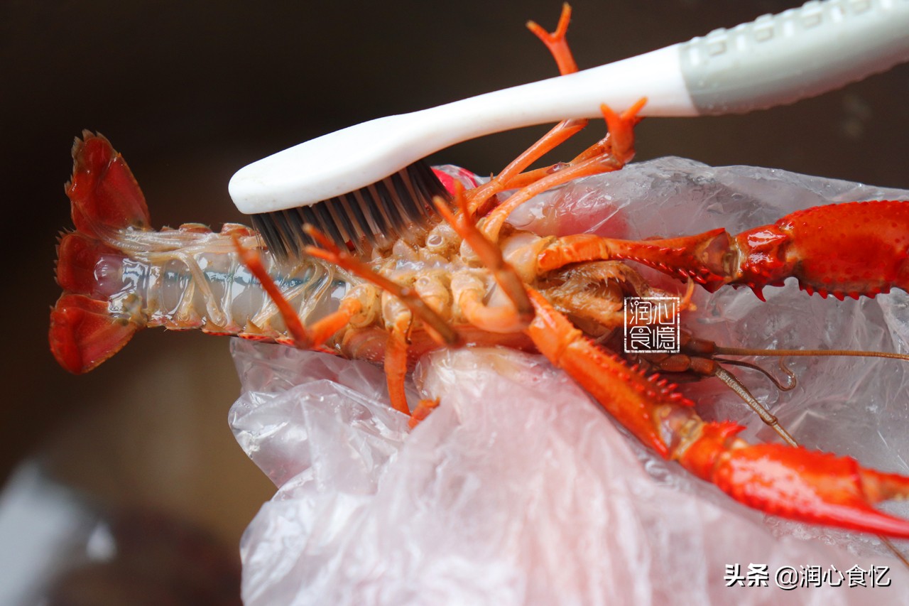 小龙虾怎么样处理才干净,处理小龙虾又快又干净的方法