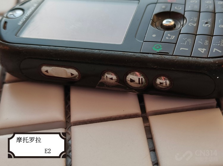 摩托罗拉多功能最新款手机,摩托罗拉经典v系列手机