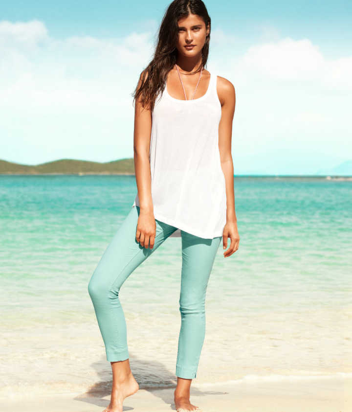 女生怎样穿衣服算保守,女生怎么穿衣服才好看