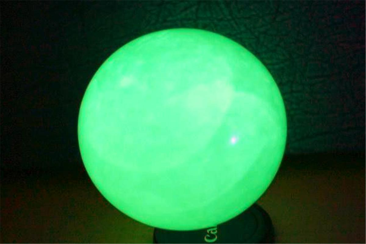 大姐带夜明珠鉴宝专家让上交,夜明珠鉴宝真实视频