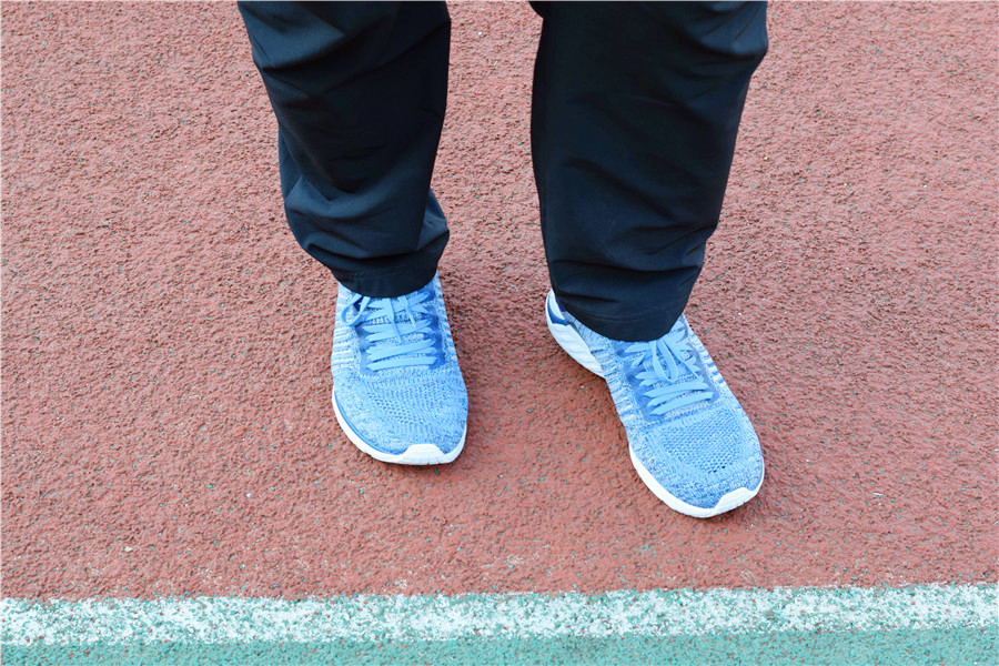 第一次穿软弹跑鞋感觉,第一次穿跑鞋有种站不稳的感觉