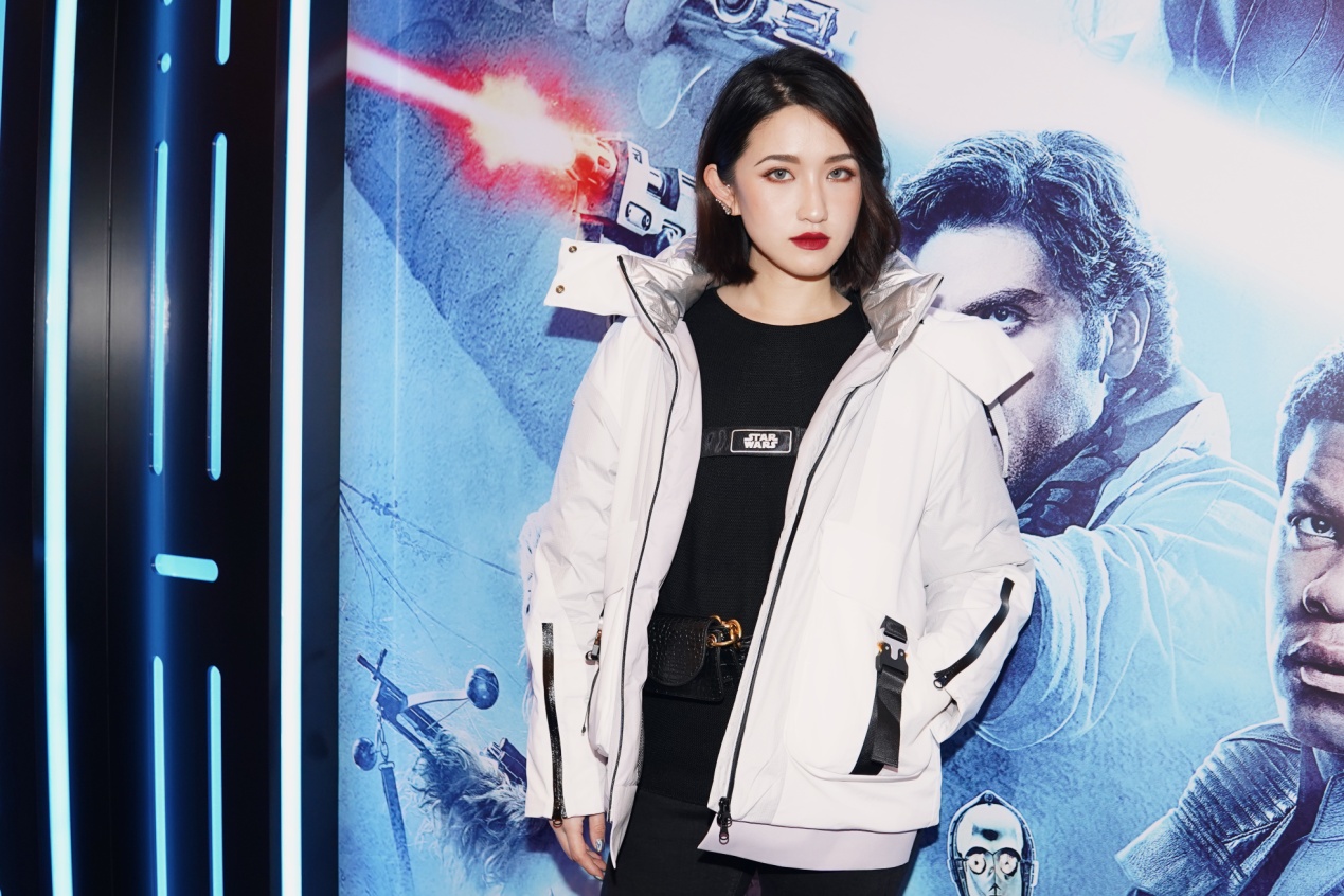 波司登新款时尚百搭潮流羽绒服,2022年最流行的波司登短款羽绒服