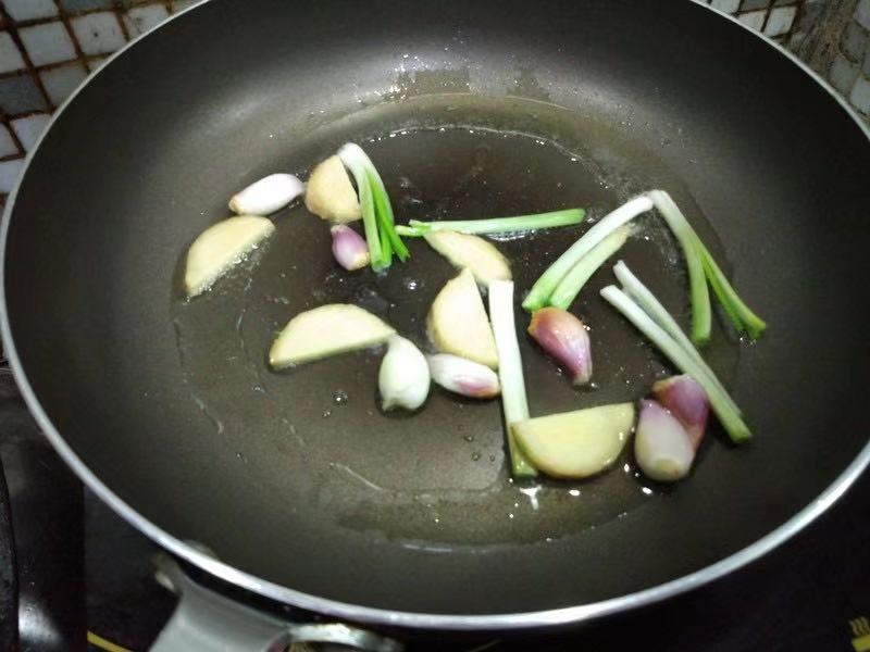 爆炒鱿鱼味道香独家秘制小配方,爆炒鱿鱼的正宗做法四川味道