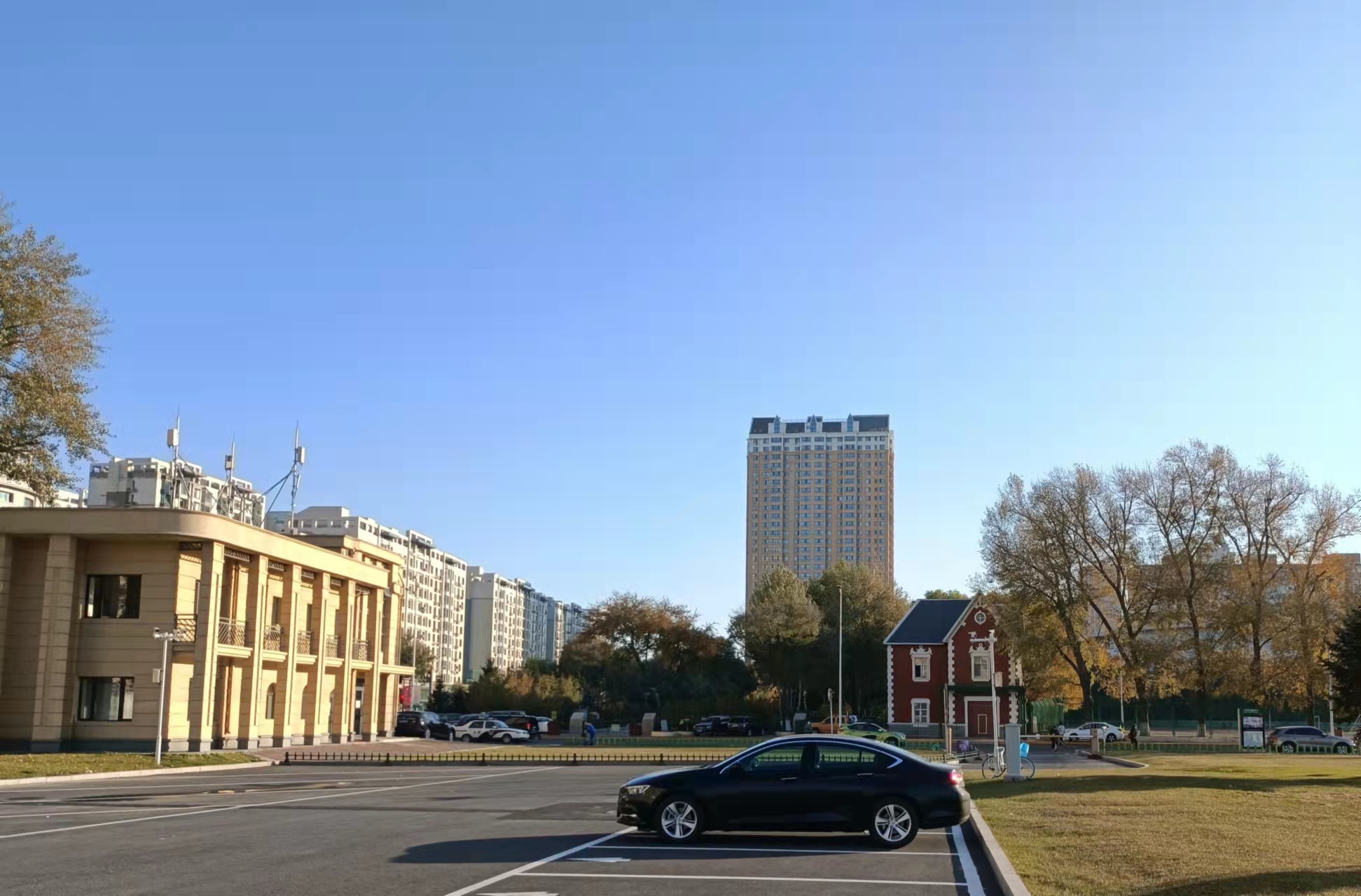 八区体育场蓄水池施工,八区体育场营业时间