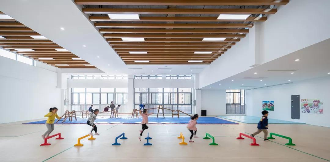 YY梯田学校|宁波艾迪国际幼儿园/ARCHgrid