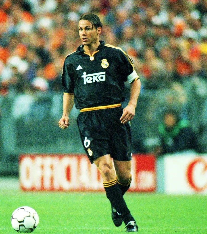 足坛十大速度最快的传奇球员,世界足坛史上十大足球巨星