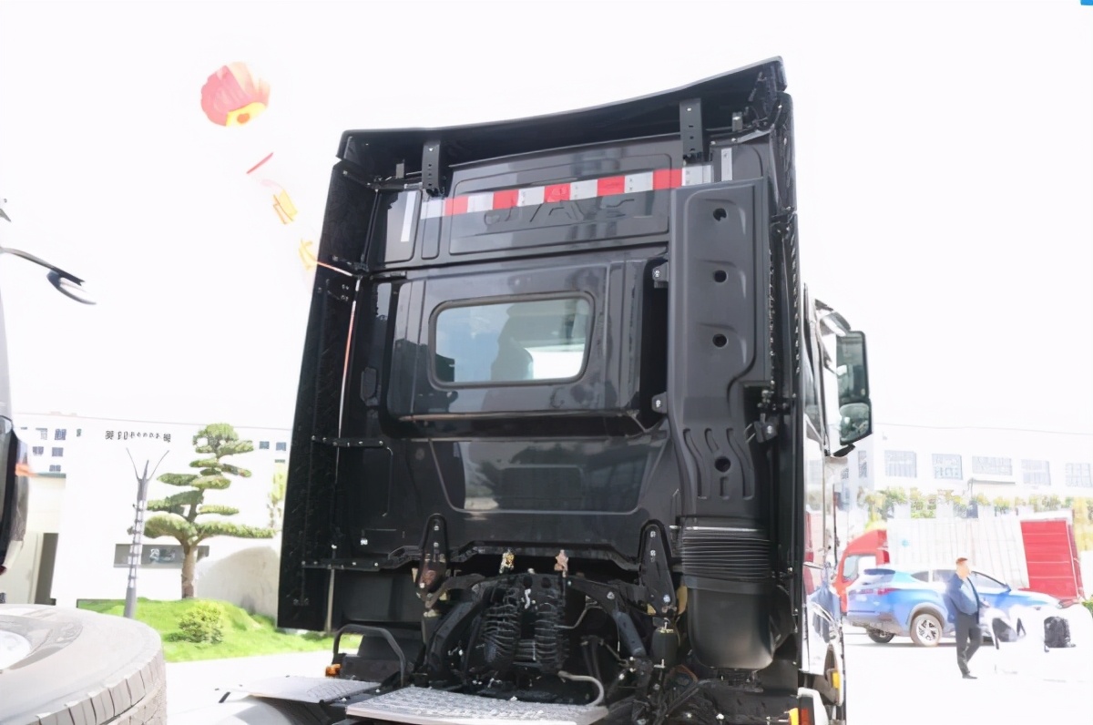 安能快速发展集中采购定制的重卡有什么特别之处?