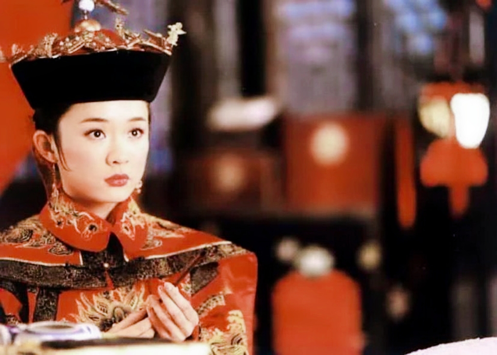 孝庄太后为什么把董鄂妃移出皇陵,为什么孝庄太后扔董鄂妃衣服