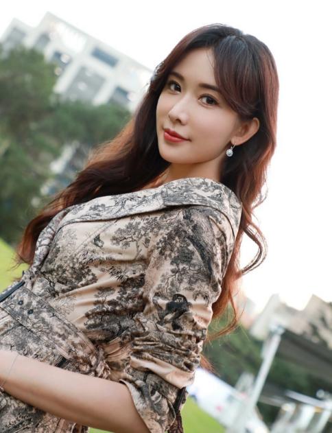 黄渤和马云高情商对话完整版,马云问黄渤你觉得我长得怎么样