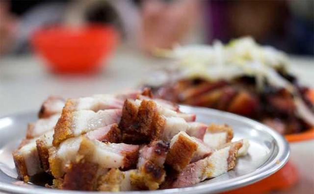 广东特色美食白切鸡,广东菜桌上真的少不了白切鸡吗