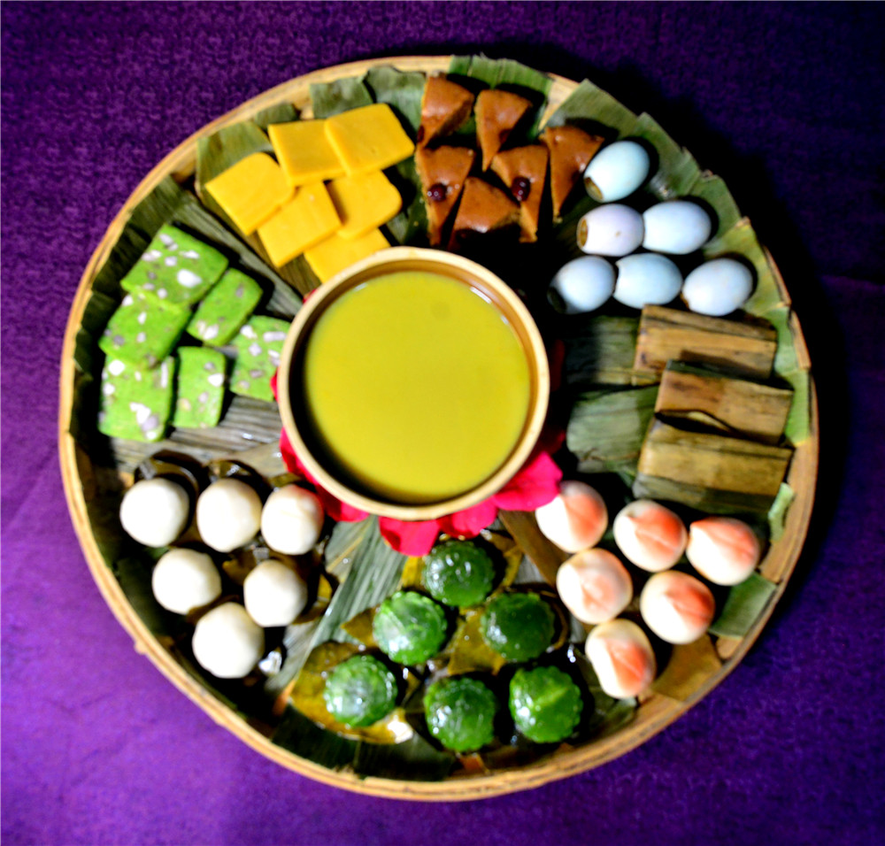 桂林藏在山洞里的油茶店,桂林开在半山腰的油茶店