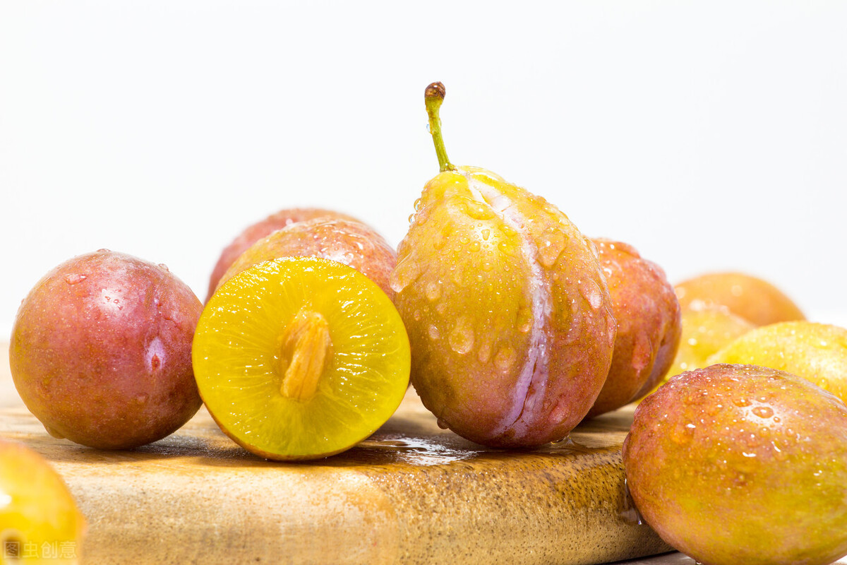 西梅变软吃不完了怎么办,西梅太软了还能吃吗有毒吗