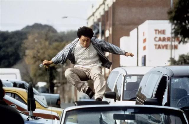 成龙电影里的半神式英雄,为什么最令全球“龙迷”痴狂、向往?