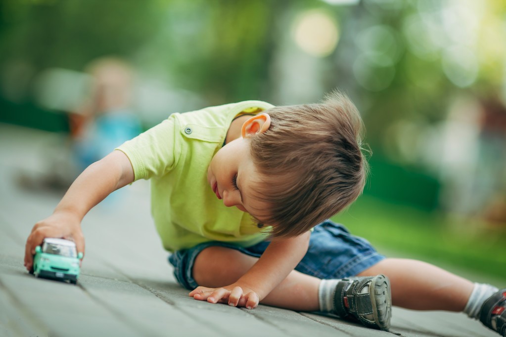 宝宝穿新衣服还是旧衣服好,新年新衣宝宝穿出仪式感