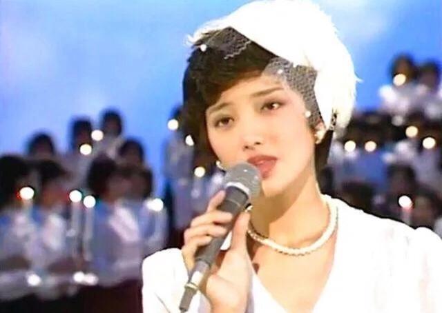 山口百惠和她的两个儿子,山口百惠21岁1980年隐退纪录