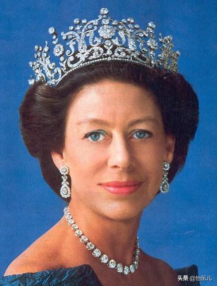 刘嘉玲钻石发冠,刘嘉玲戴的珍珠