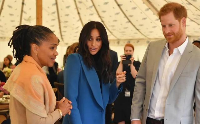 梅根痴迷布莱恩,梅根焦虑症犯了