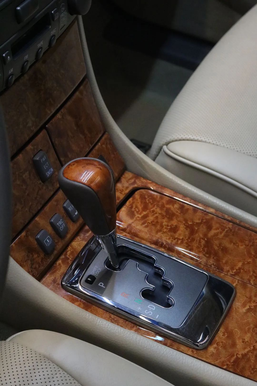 怪兽修车：翻新一辆2005年凌志LS430，当年百万经典车，满血复活