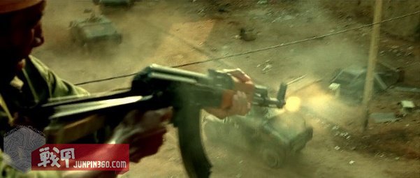 美国黑鹰战机坠落视频,十部顶级战争大片黑鹰坠落