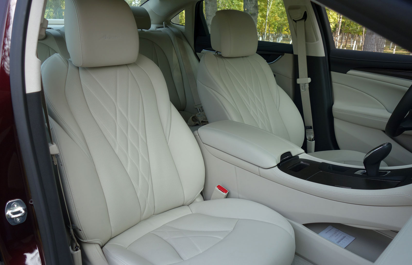 君越11喇叭哈曼卡顿音响,别克君越11个扬声器在哪