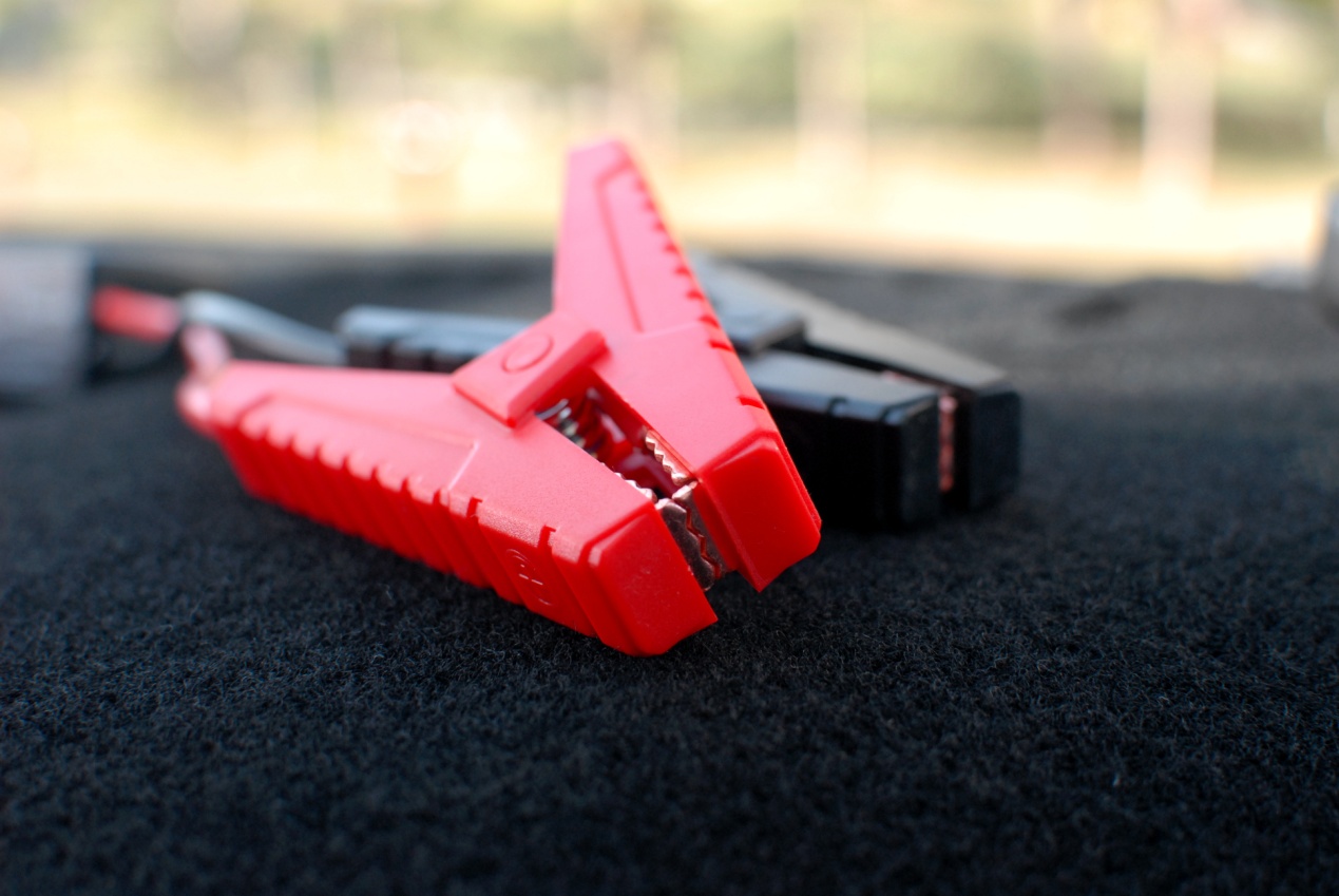 汽车应急启动电源能修复吗,汽车亏电应急启动电源怎么使用