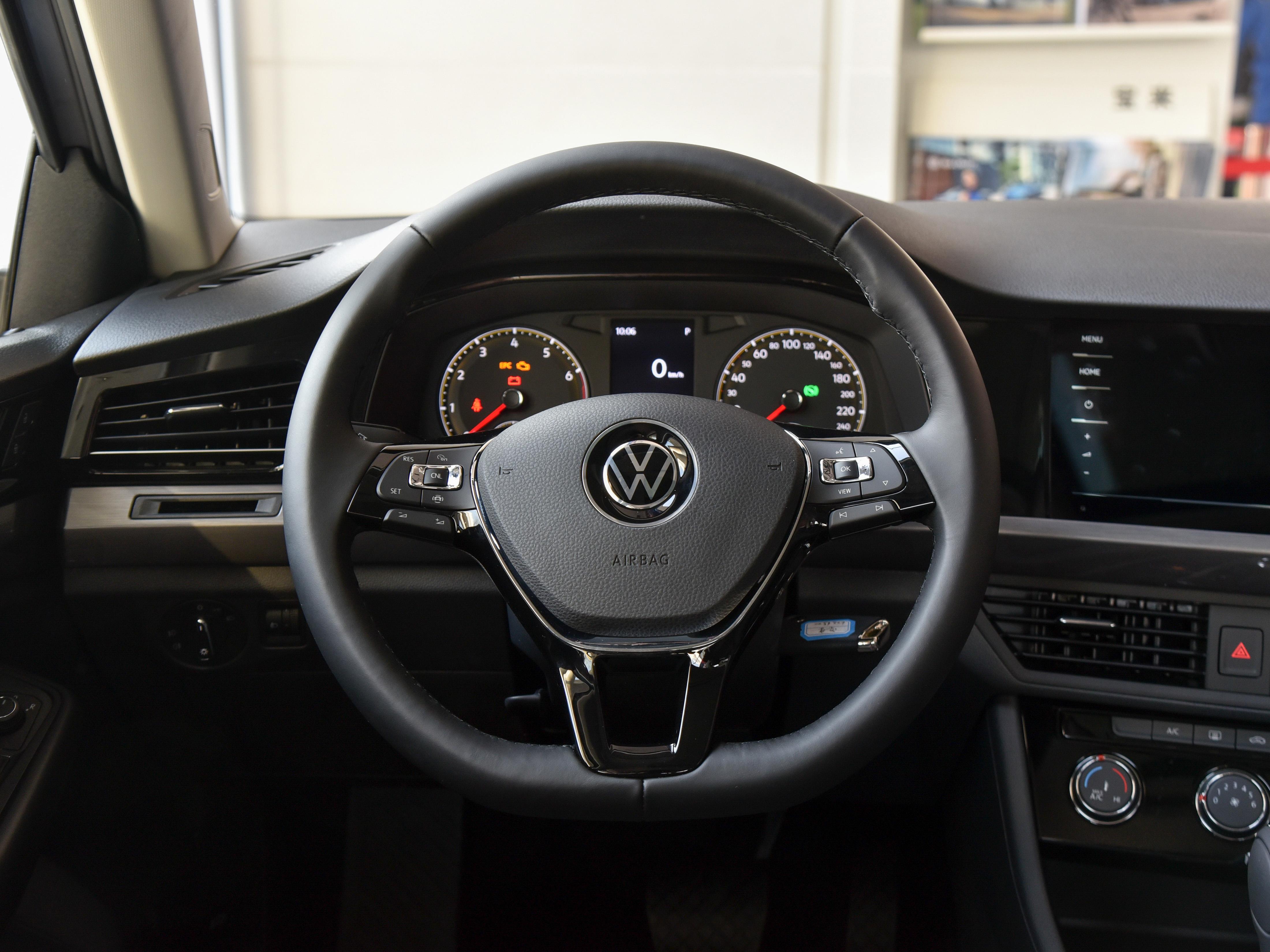 最新款宝来内饰怎么样,内饰全面升级十分科技