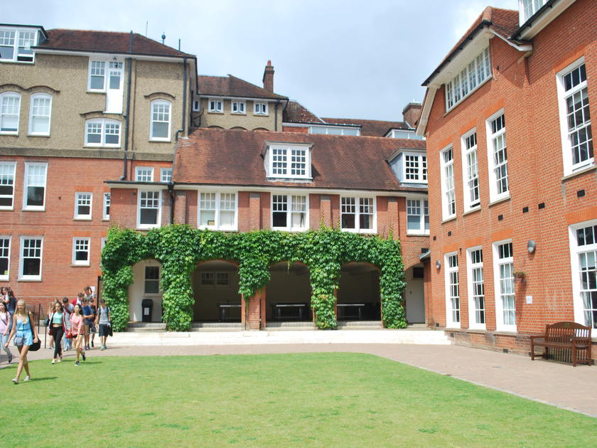 高考后留英预科,留英率高的英国大学