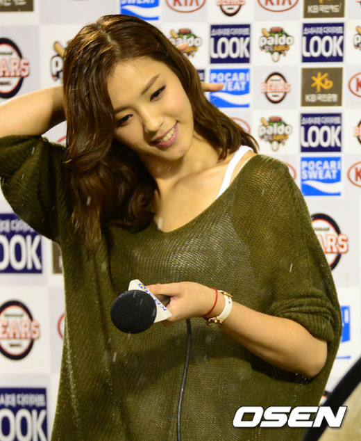 韩国女演员仁英的照片,韩国黄仁英身材