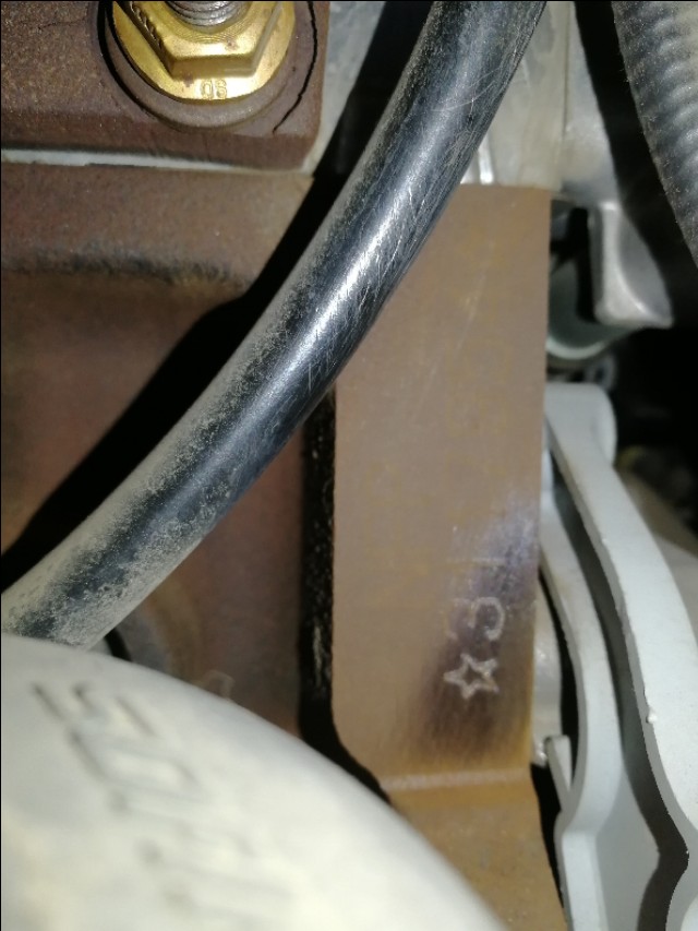 2.3tbj40发动机号在什么位置,车辆发动机号位置