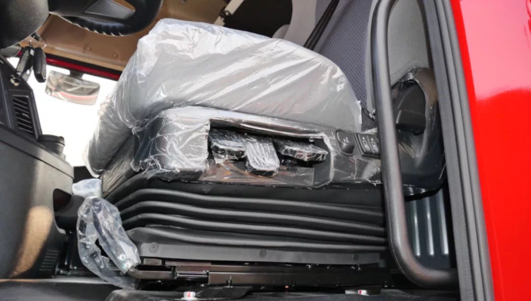 重卡座椅功能介绍,机械减震座椅和气囊座椅的区别