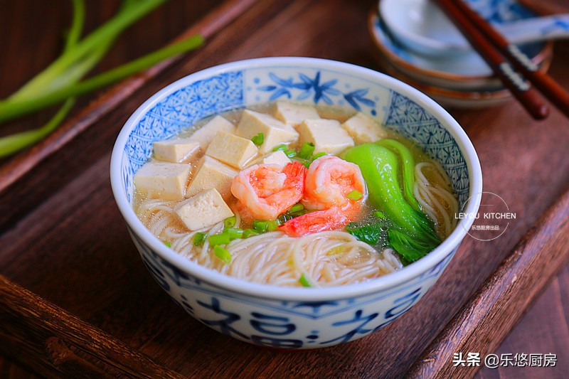 下班回家吃什么面条,适合冬天吃的热汤面