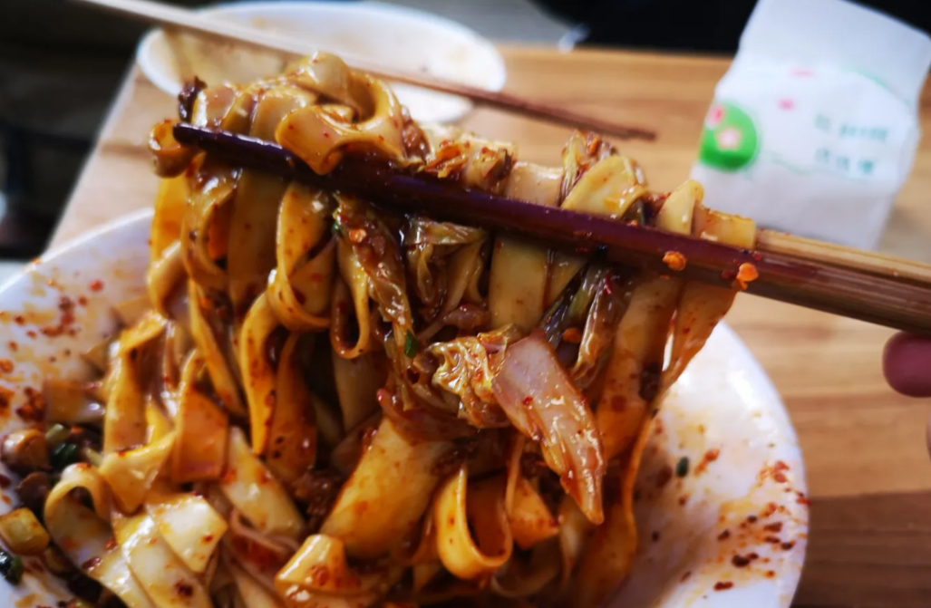 地摊成都杂酱面,郭家桥西街陈姐杂酱面