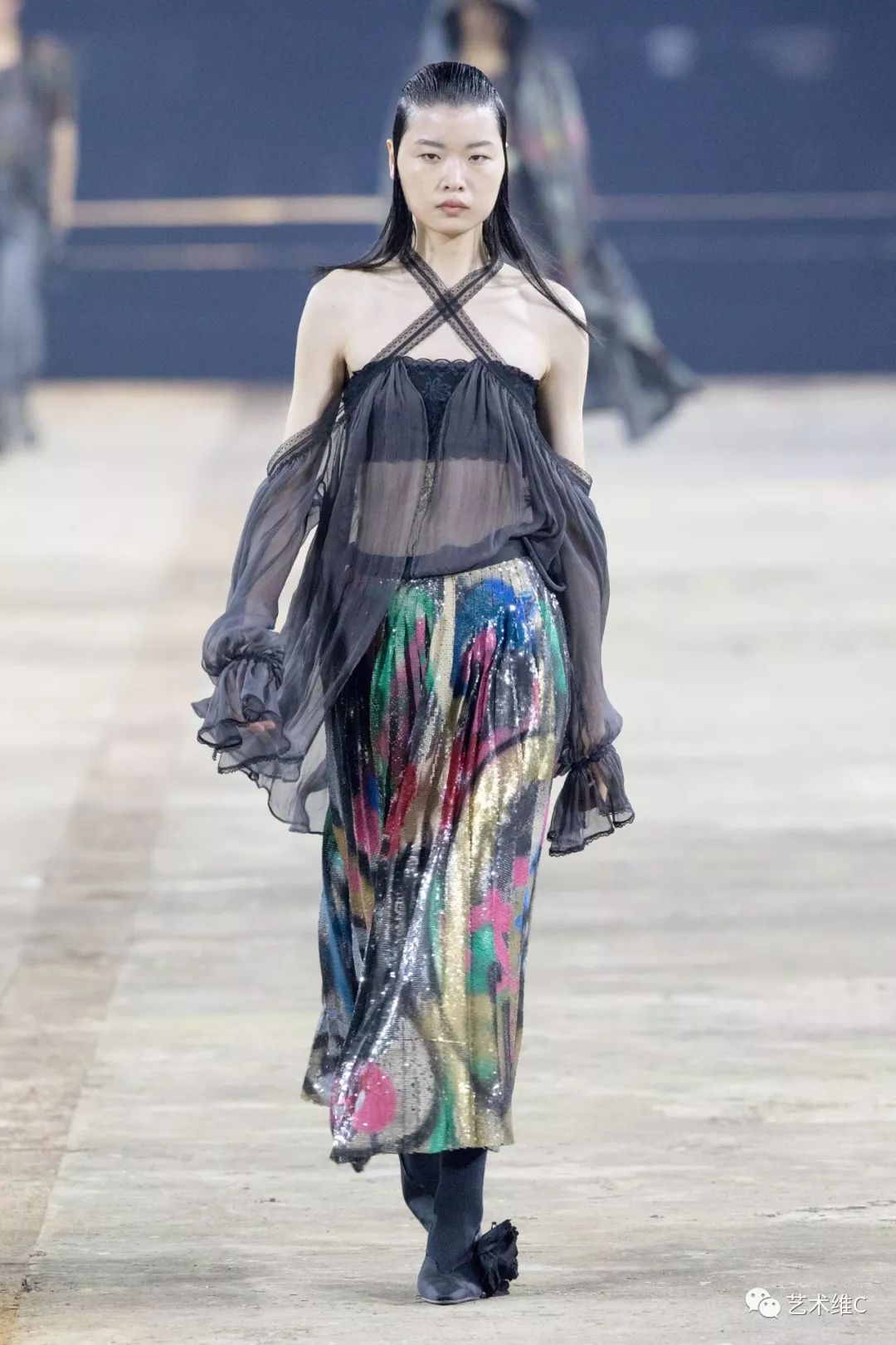 长得帅的人,事业都会成功!艺术家丁勇与他的冒险人生