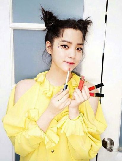 三岁的哪吒小爷有多潮？眼线腮红丸子头