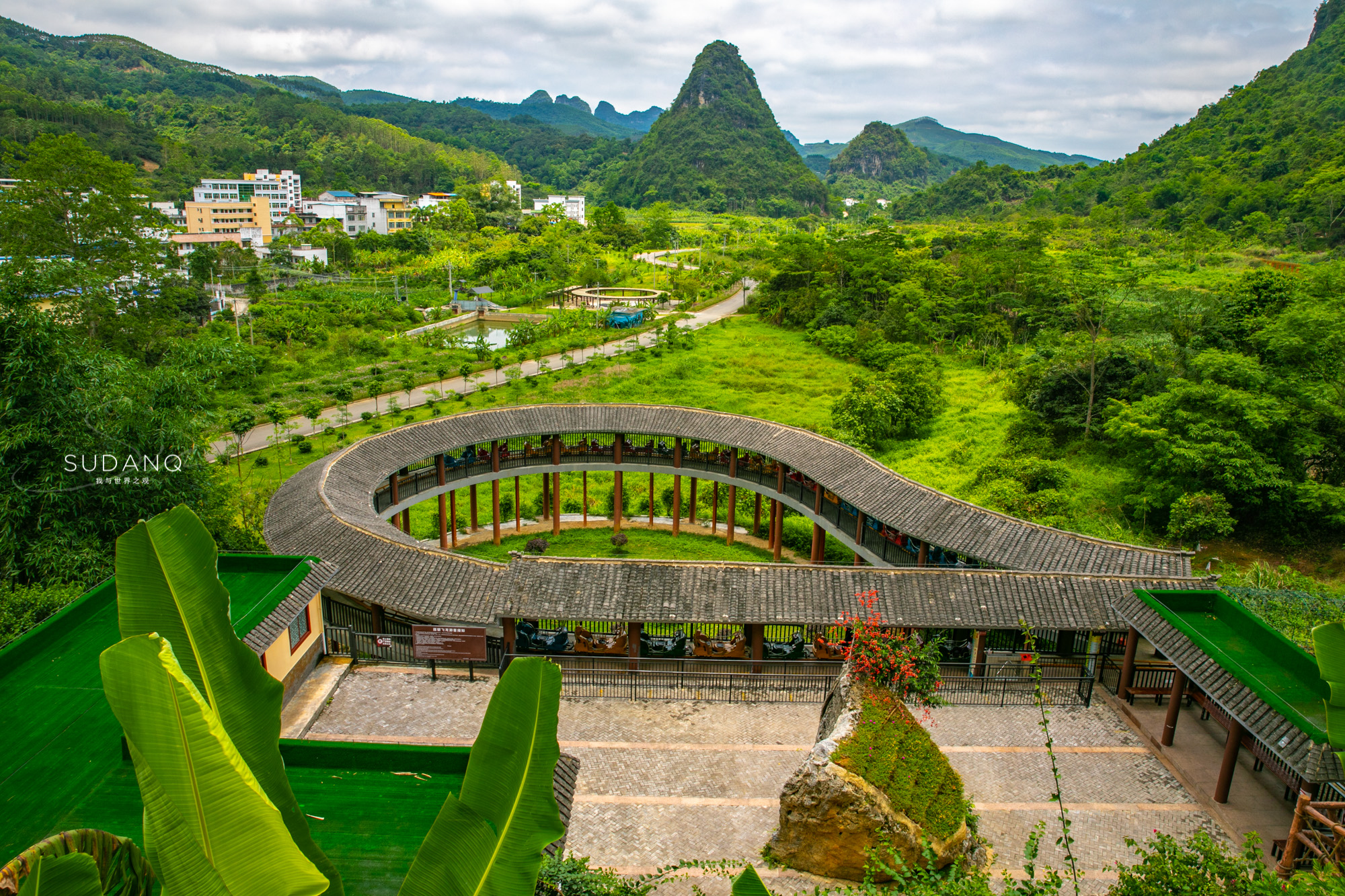 广西哪个山洞最好玩最有名,广西深山最美山洞