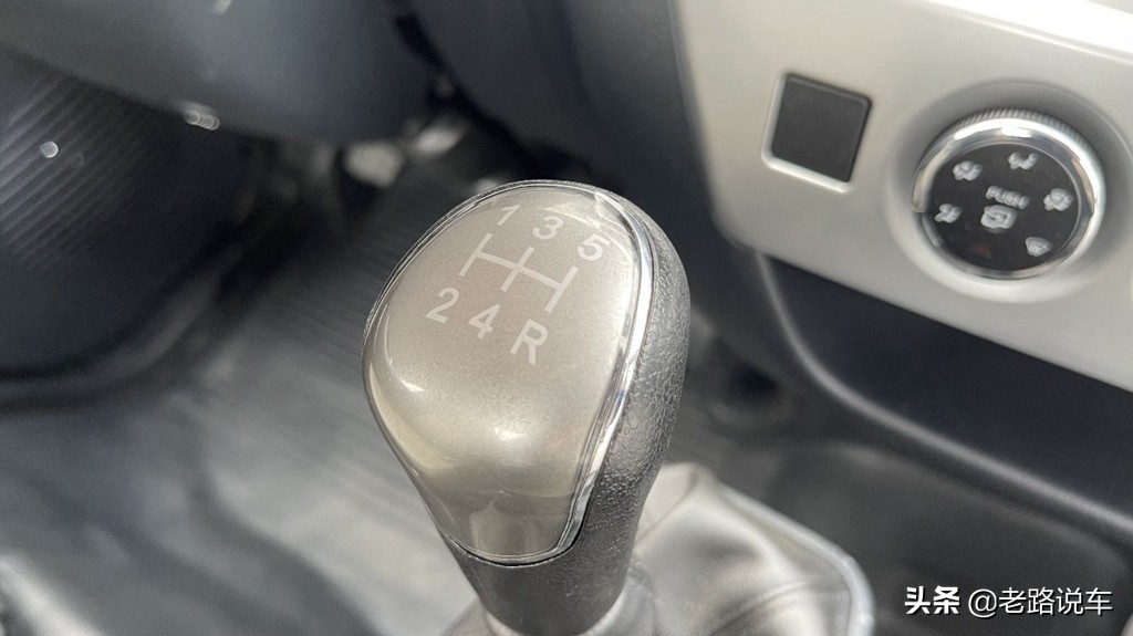 东风小霸王w17官图,东风小霸王w17新款