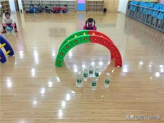 幼儿园小朋友喜欢玩的游戏,幼儿园师幼互动球类游戏大全