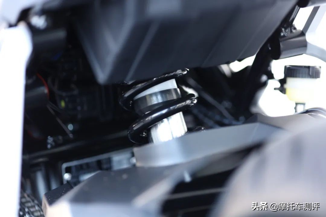 贝纳利龙卷风tornado252r极速,贝纳利龙卷风tornado252r评价