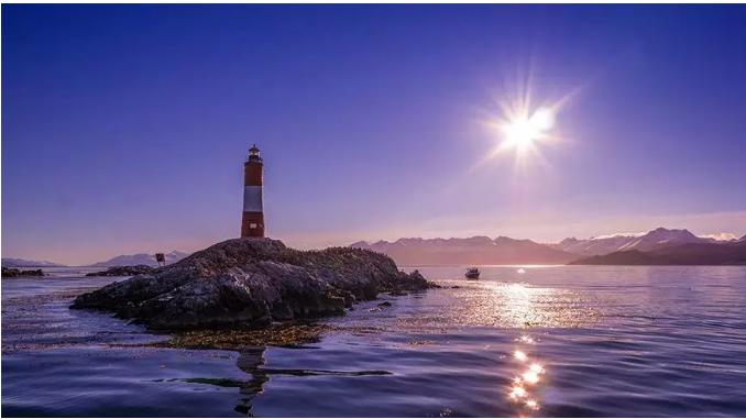 地球从南极到北极环绕一圈,地球跑一圈