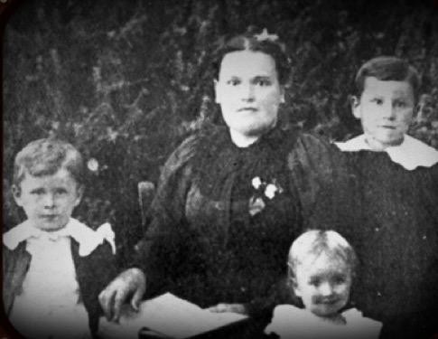 肯德基的创始人桑德斯的创业故事,肯德基创始人桑德斯图片