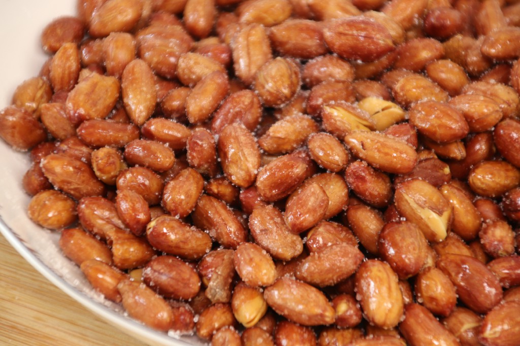 油炸花生米，万万不要直接炸了，多加这一步，不糊，放几天不返潮