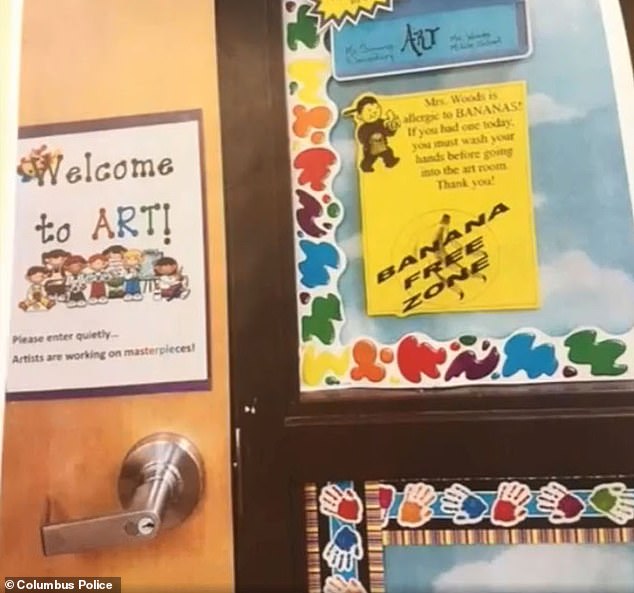 美国老师对香蕉严重过敏,学生恶搞给门把手涂香蕉,老师几乎丧命