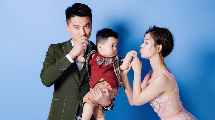 李小萌童年演的三个小孩抱错了,李小萌15岁出道