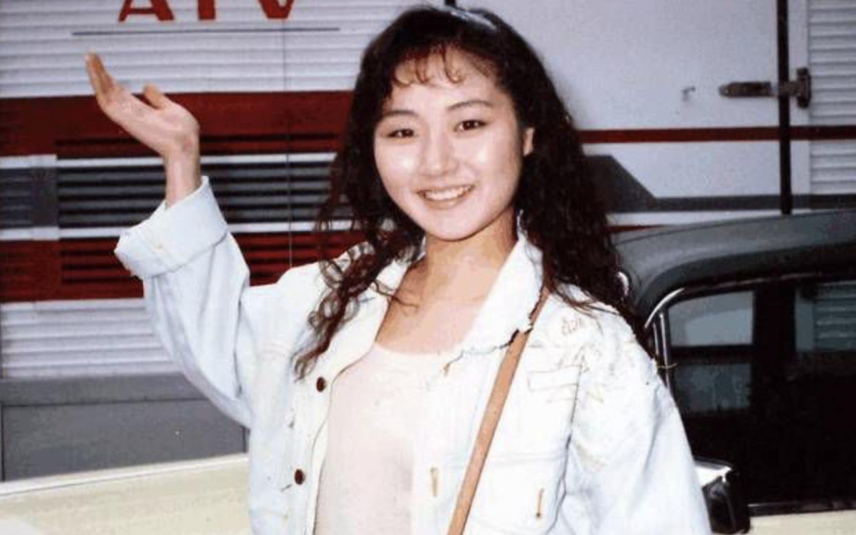 49岁万绮雯近照曝光,50岁万绮雯素颜照片