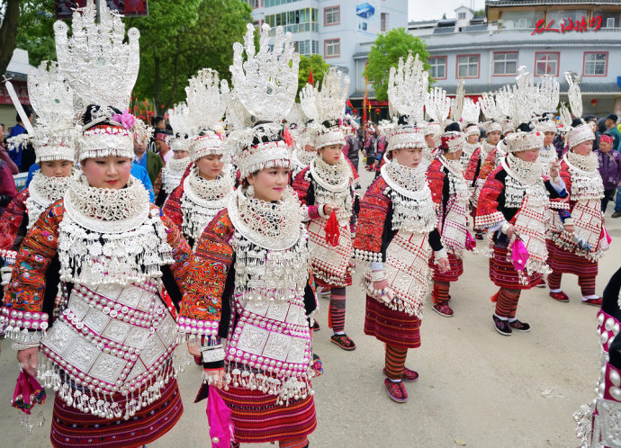 台江苗族姊妹节巡游,台江苗族姊妹节苗族服装