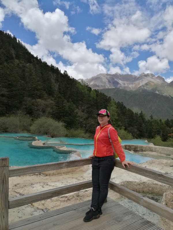 游览被誉为人间瑶池的四川黄龙,黄河之水天上来景区视频