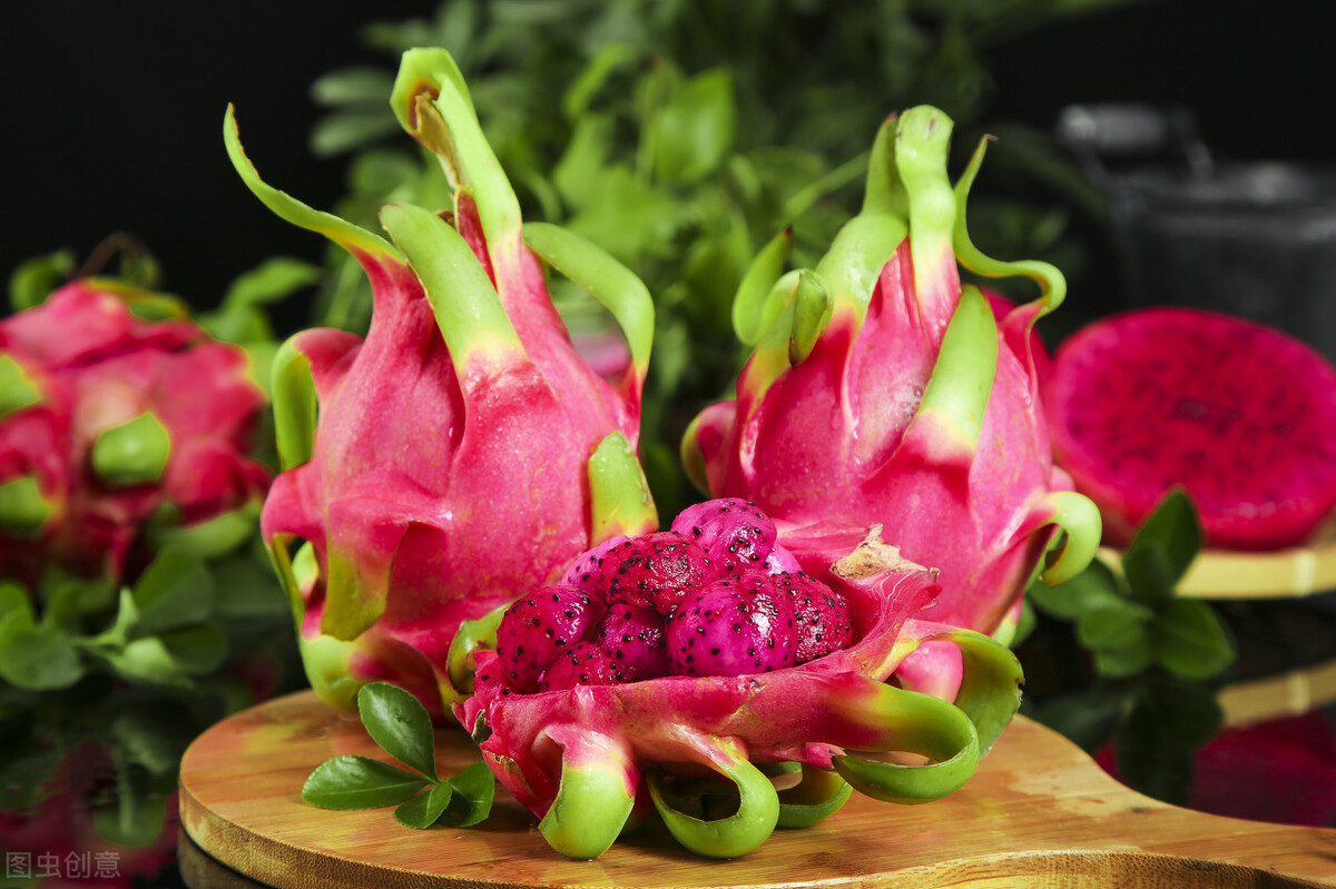 切开的火龙果发芽了还能吃吗,火龙果放几天里面发芽了能吃吗