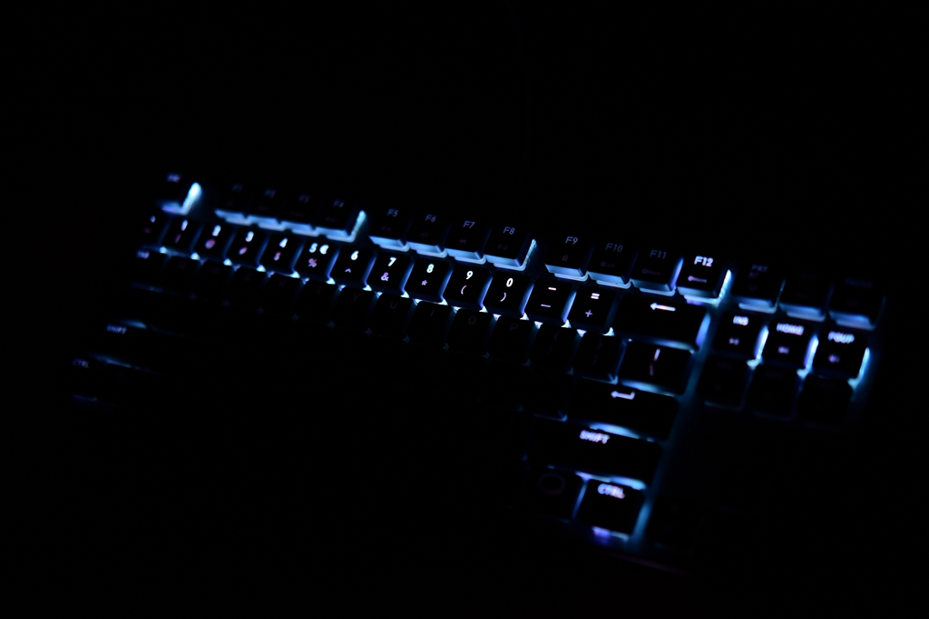 酷冷键盘sk630换键帽,酷冷至尊SK630机械键盘灯光演示